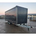 Remorque porte-voitures 620 x 210 x 240 cm avec rideaux coulissants sur 2 côtés, poids total autorisé en charge jusqu'à 3 500 kg, transporteur universel