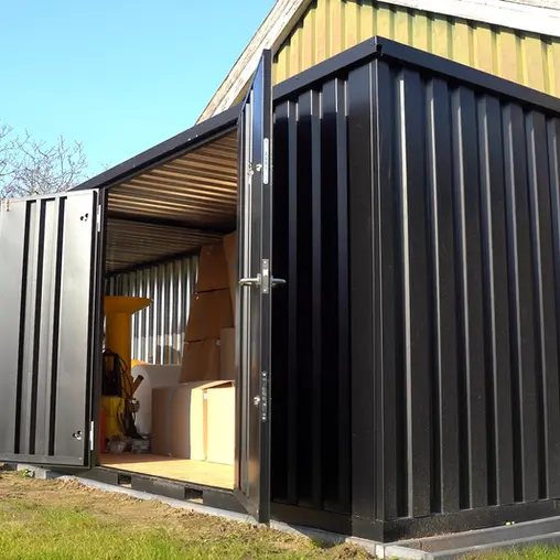 130d33_4192de8f37e1421d9832a17781a9094dmv2.webp Grand conteneur de stockage modèle standard 8 x 2 mètres – Image 1