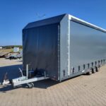 Transporteur sportif 700 x 230 x 220 cm avec rideaux coulissants sur 2 côtés, poids total autorisé en charge jusqu'à 3500 kg, transporteur universel