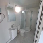 Möblierter Bungalow mit Gartenchalet – Bild 4