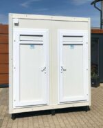 Conteneur sanitaire avec deux toilettes