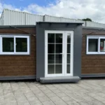 Tiny House avec Deux Chambres et Cuisine 2024