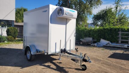 Remorque porte-voitures frigorifique AZKF 1325/145 avec WMK-4G, PTAC 1300 kg, surface de chargement 2,44 x 1,45 m, hauteur intérieure 1800 mm (rail d'arrimage inclus)