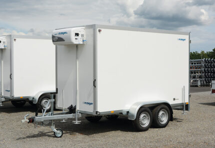 Remorque porte-voitures frigorifique AZKF 2730/155 avec WMK-4G, PTAC 2 700 kg, surface de chargement 2,44 x 1,45 m, hauteur intérieure 2 000 mm (rail d'arrimage inclus)