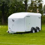 Remorque Debon C800 avec porte latérale – robuste et polyvalente