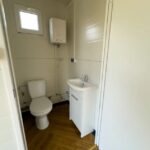 Conteneur Maison Bureau 6×3 mètres modèle Stockholm avec sanitaires et cuisine – Image 9