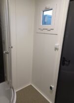 Sanitär-WC-Duschcontainer mit Boiler und Kippfenster – Bild 8