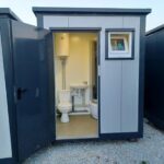 Conteneur Sanitaire WC Douche avec Chaudière et Fenêtre Inclinable