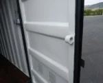 Conteneur 15 pied avec installation électrique,grilles d'aération et verrou clef – Image 7