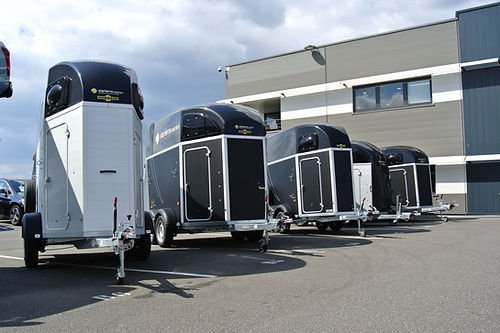 Offret27c00fb166c6429493f96043c5b04b73_mv2.jpg Vans Humbaur – Image 1