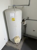 Conteneur sanitaire 6,06 × 2,44 m – 2 douches, 2 WC, 2 urinoirs, 5 lavabos – Image 13