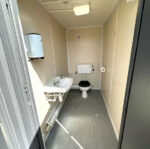 Bloc sanitaire portable 6×2,4 m – 5 compartiments indépendants – Image 7